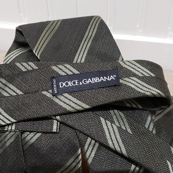 NWOT! DOLCE & GABBANA Men's All Silk Striped Neck Tie (58.5x3.75) Olive/Green